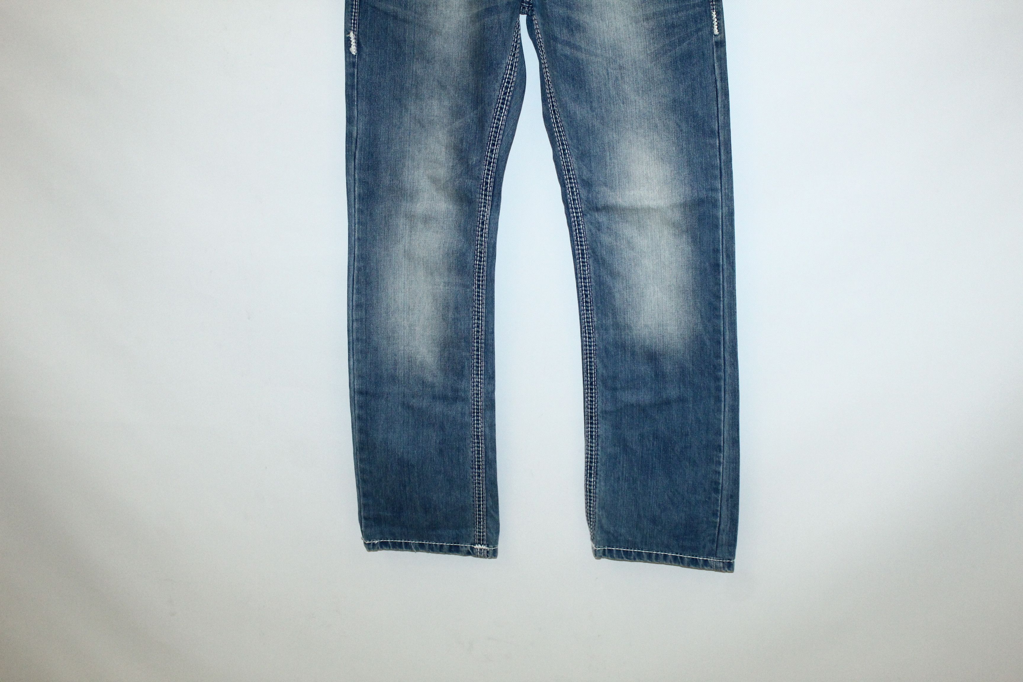 True Religion Vtg True Religion Blue Fading Denim Straight Leg Jeans Size US 30 / EU 46 - 10 Thumbnail