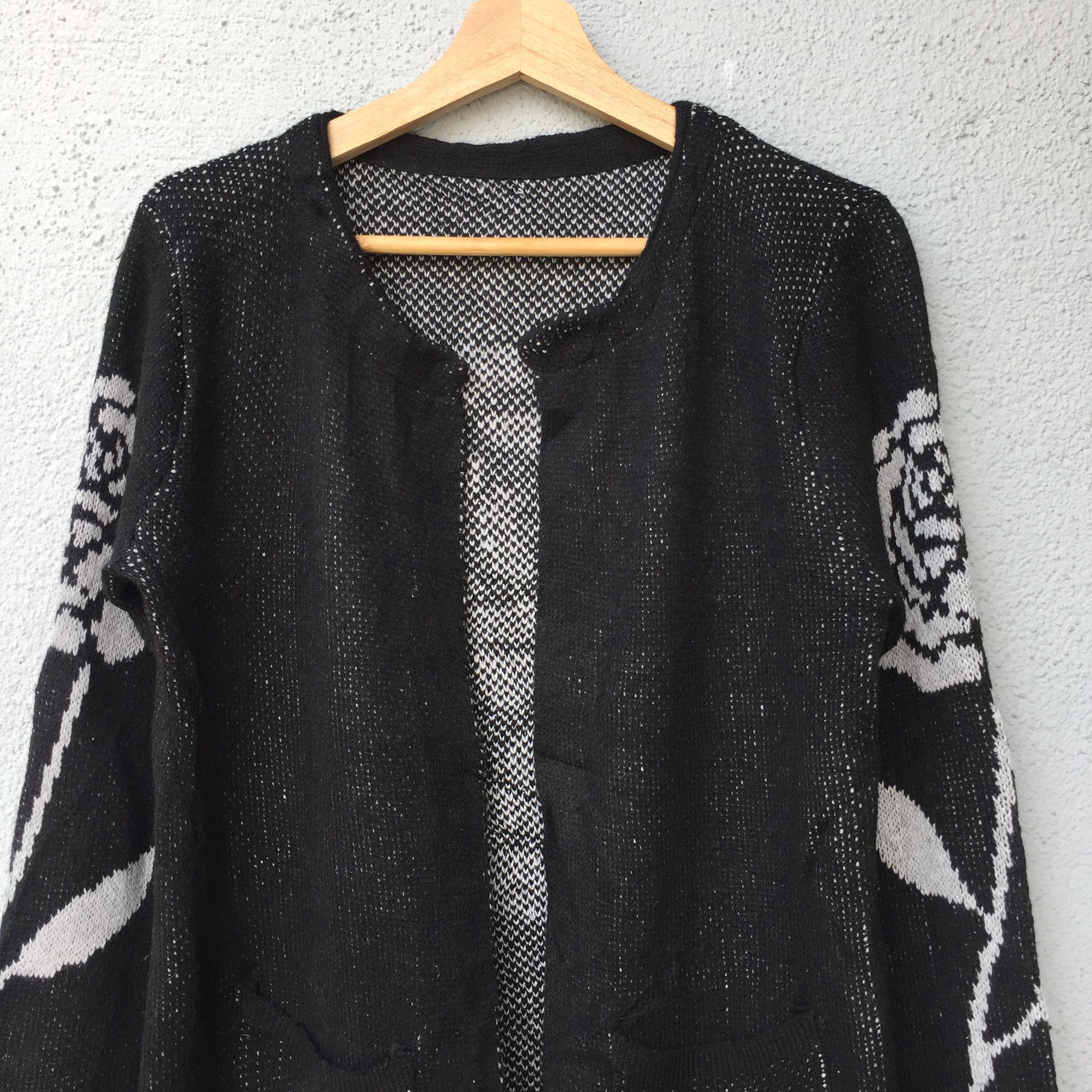 Aran Isles Knitwear Vintage Black/White Knit Cardigan Rose Design Size US M / EU 48-50 / 2 - 2 Thumbnail