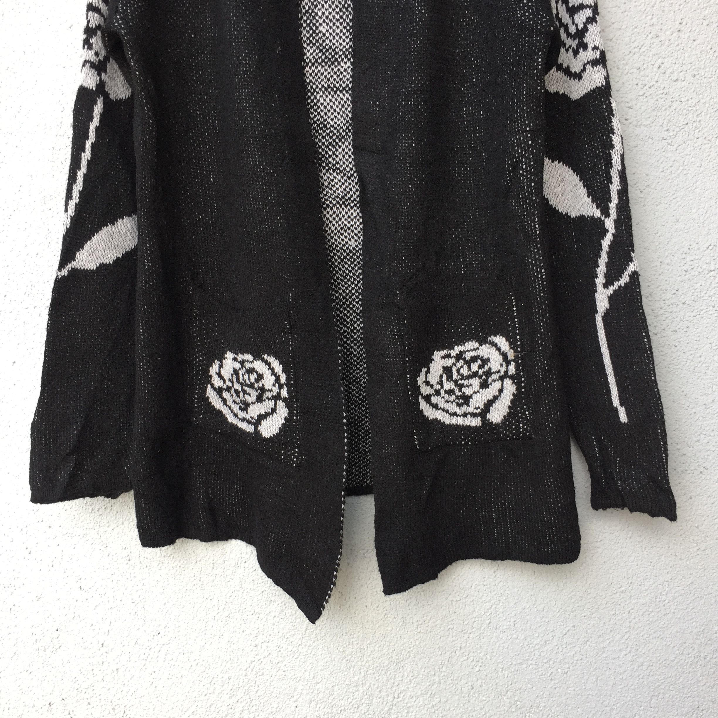 Aran Isles Knitwear Vintage Black/White Knit Cardigan Rose Design Size US M / EU 48-50 / 2 - 3 Thumbnail