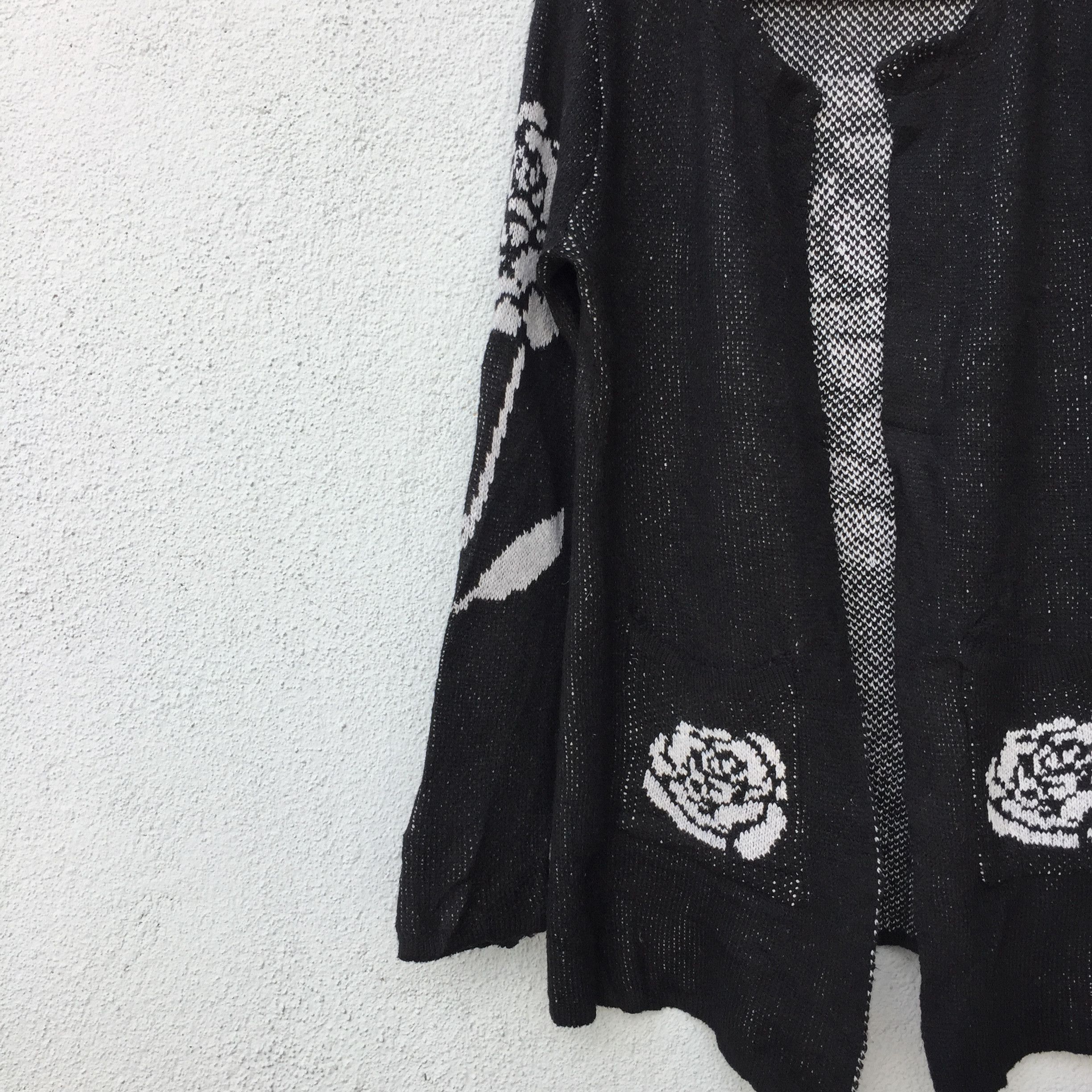 Aran Isles Knitwear Vintage Black/White Knit Cardigan Rose Design Size US M / EU 48-50 / 2 - 4 Thumbnail