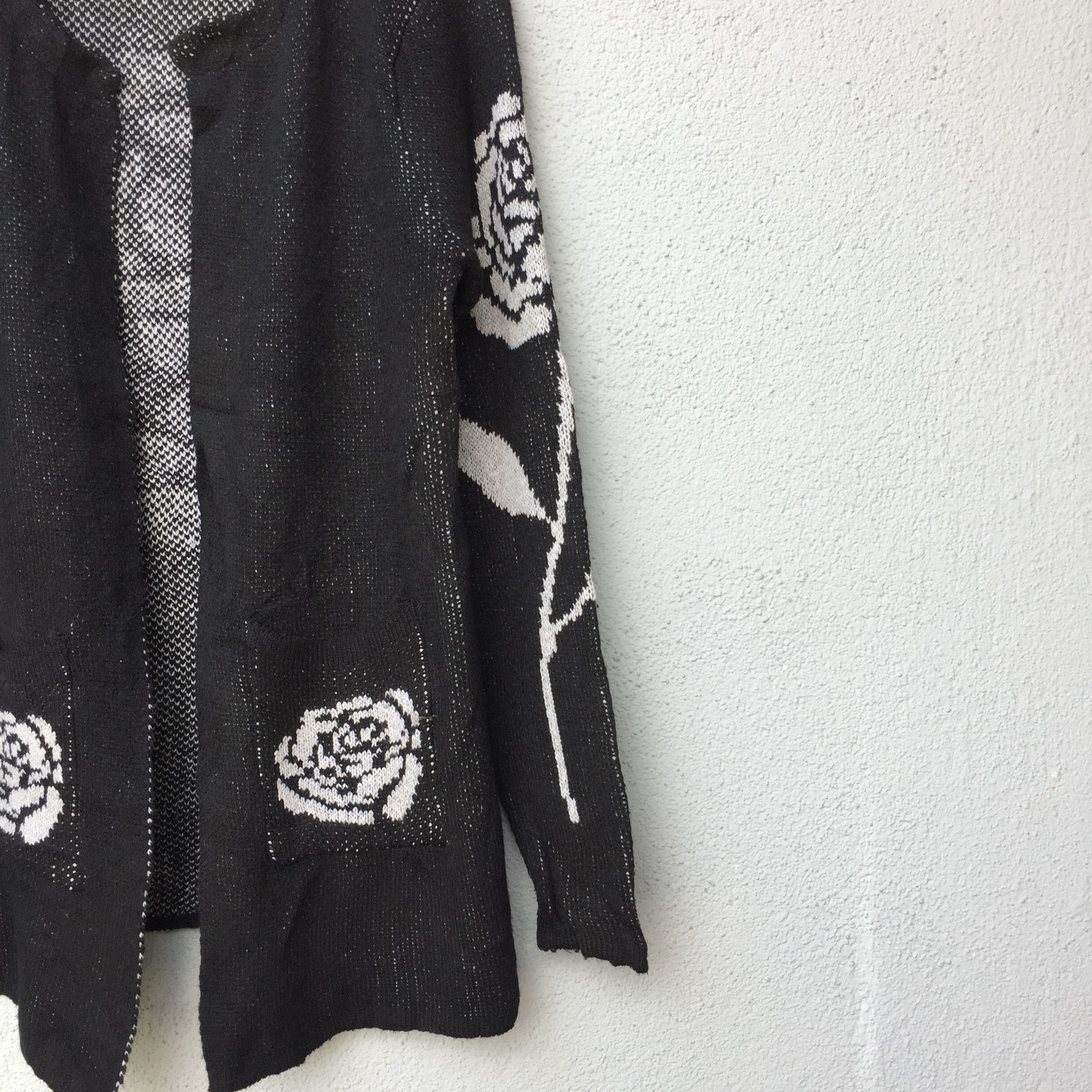 Aran Isles Knitwear Vintage Black/White Knit Cardigan Rose Design Size US M / EU 48-50 / 2 - 5 Thumbnail