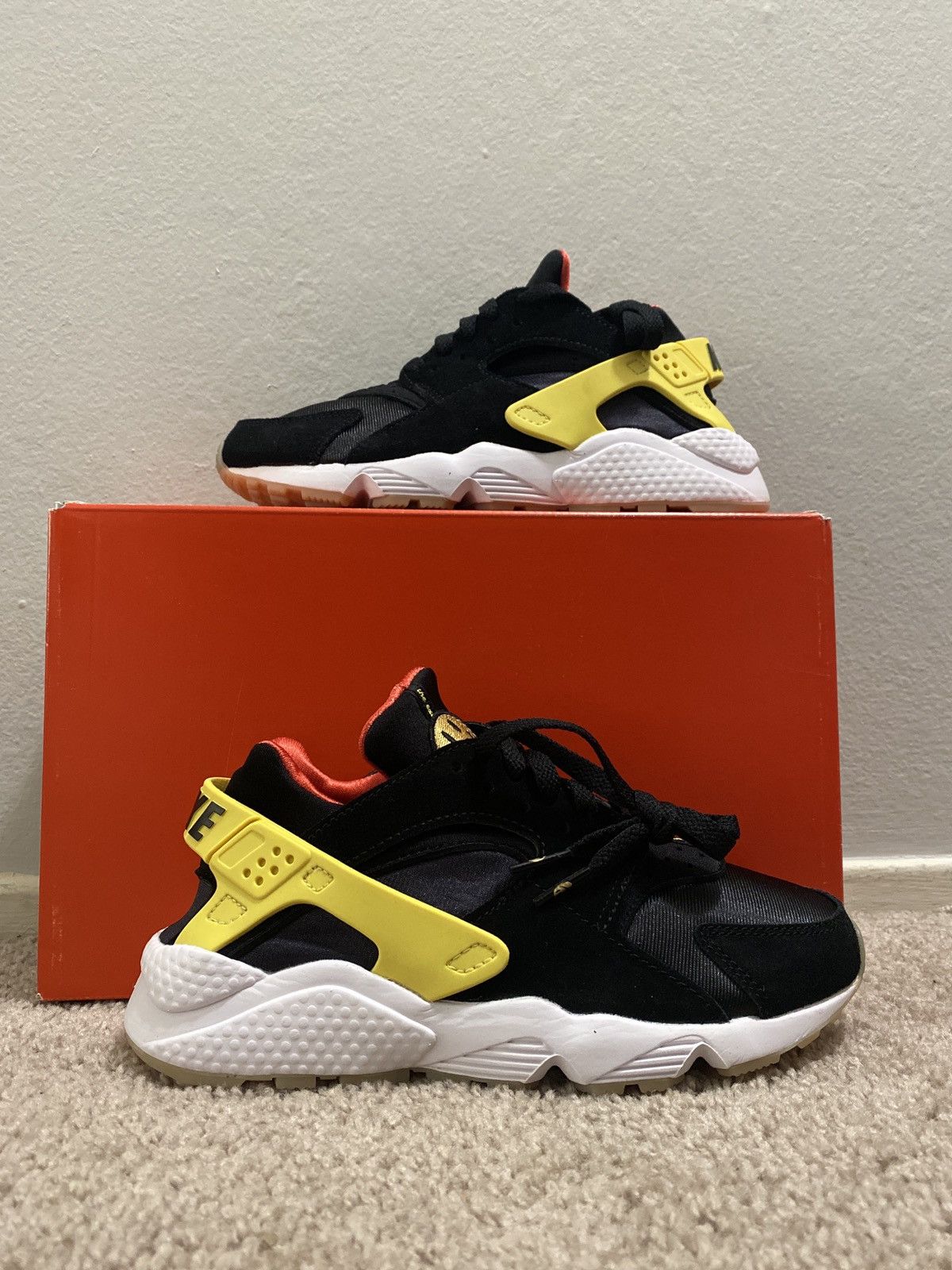 Yellow black huaraches new arrivals