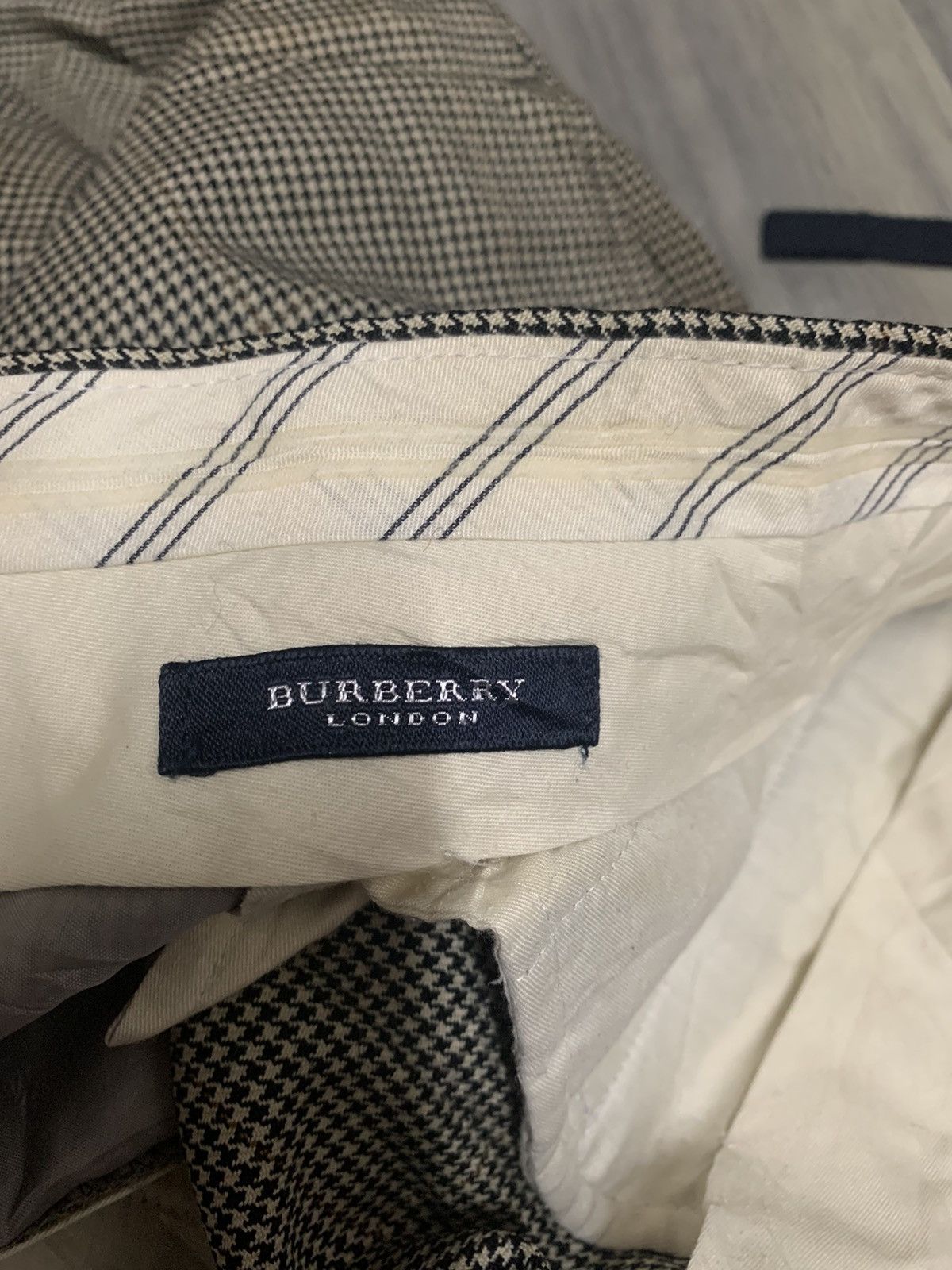 Burberry Burberry London Pants Size US 35 - 8 Thumbnail
