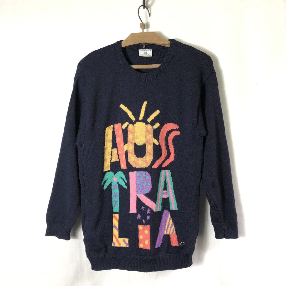 Homespun Knitwear × Man Made In Australia × Vintage Rare! Vintage Down Under Ken Done Pop Art Wool Knit Shirt Size US S / EU 44-46 / 1 - 1 Thumbnail