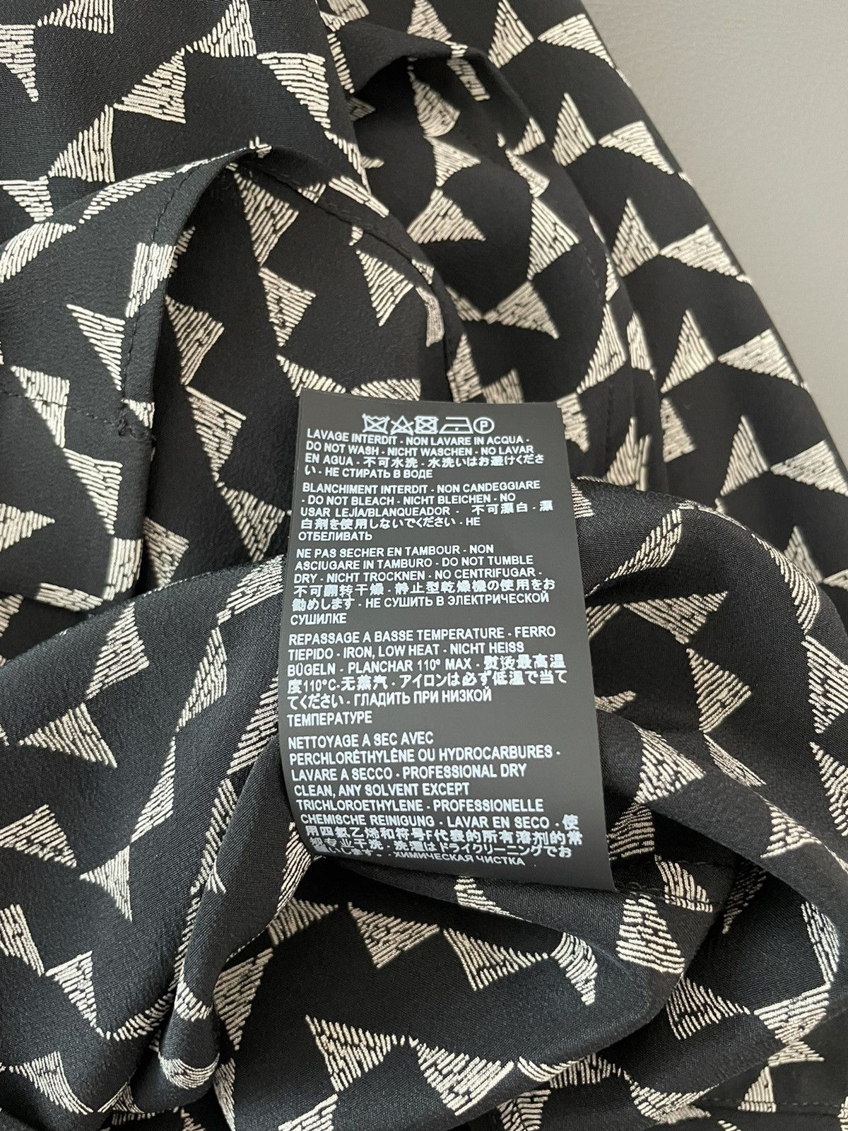 Hedi Slimane × Saint Laurent Paris × Yves Saint Laurent Saint Laurent Triangle Pure Silk Shirt Super Runway Piece Size US L / EU 52-54 / 3 - 14 Thumbnail