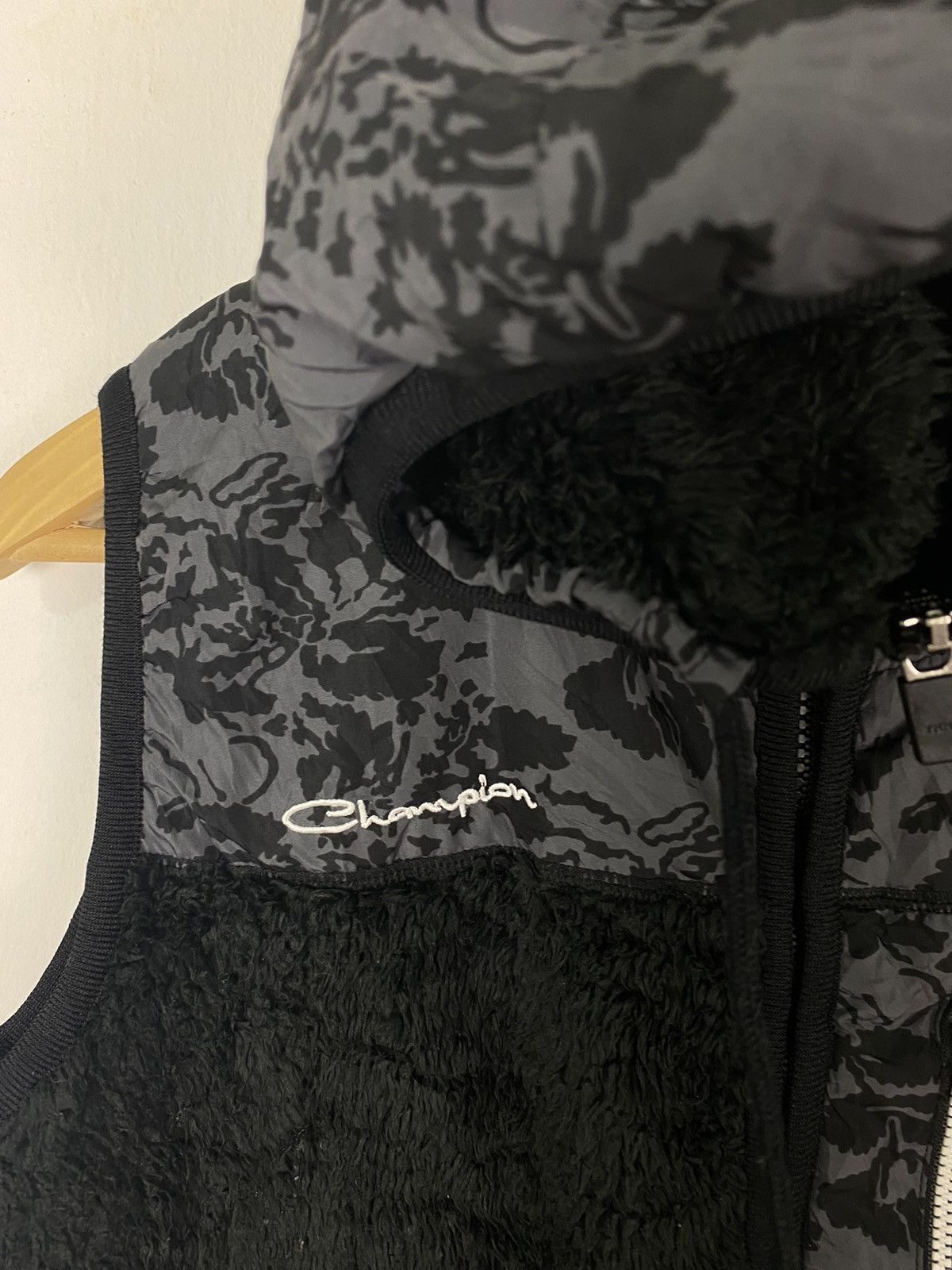 Champion Champion Sherpa Sleeveless Hoodie Size US M / EU 48-50 / 2 - 7 Thumbnail