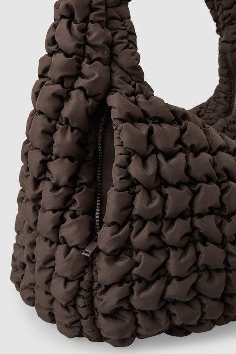 Cos RECYCLED POLYESTER QUILTED OVERSIZED SHOULDER BAG Size ONE SIZE - 5 Thumbnail