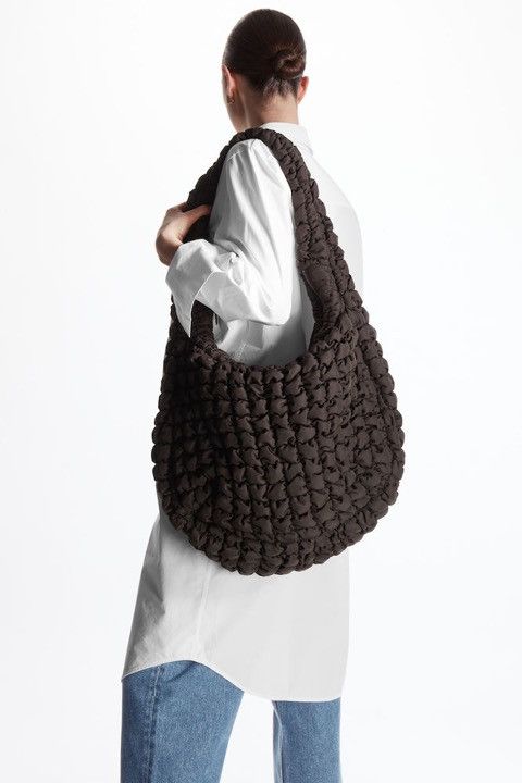 Cos RECYCLED POLYESTER QUILTED OVERSIZED SHOULDER BAG Size ONE SIZE - 7 Thumbnail