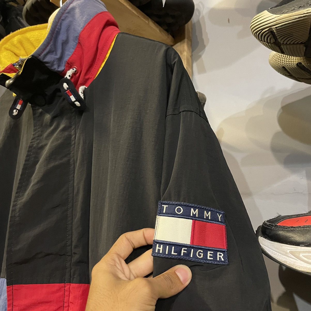 Tommy Hilfiger Vintage 90’s Rare Colour Block Jacket Size US XXL / EU 58 / 5 - 3 Thumbnail