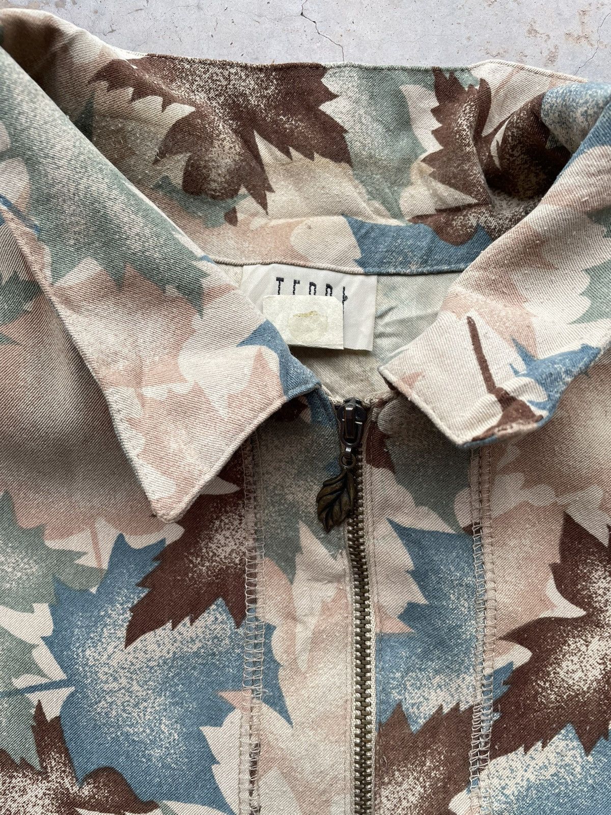 Vintage VINTAGE TEDDI CAMO LEAVES ZIPPER JACKET Size US XL / EU 56 / 4 - 4 Thumbnail