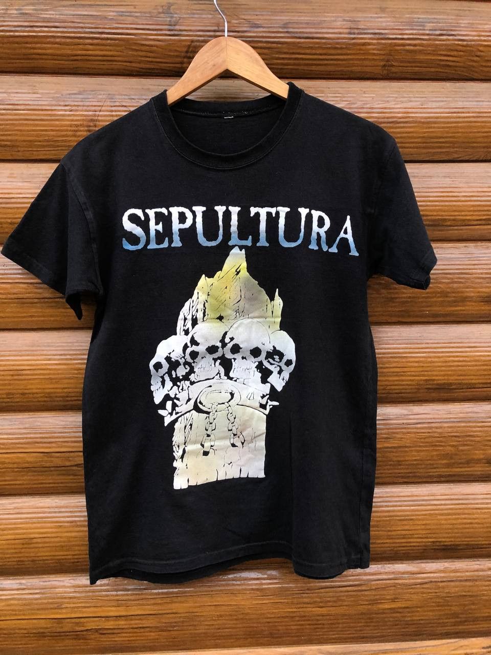 Band Tees vintage Sepultura t shirt Size US S / EU 44-46 / 1 - 1 Thumbnail