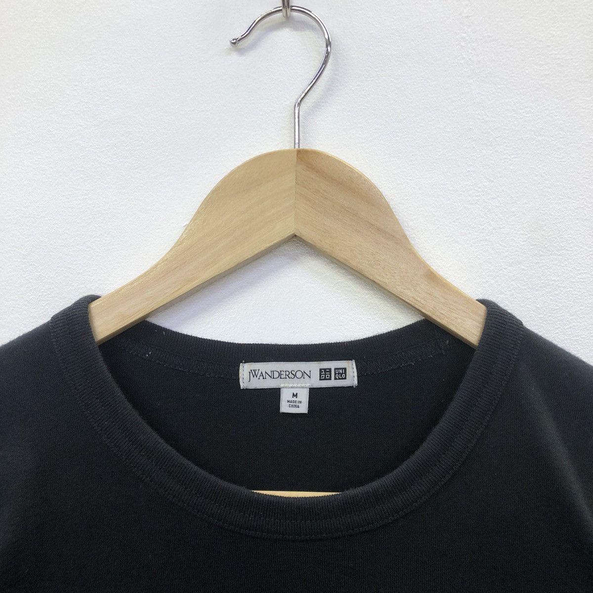 Designer × JW Anderson × Uniqlo J.W.Anderson Collab With Uniqlo Designer Tshirt Size US M / EU 48-50 / 2 - 4 Thumbnail