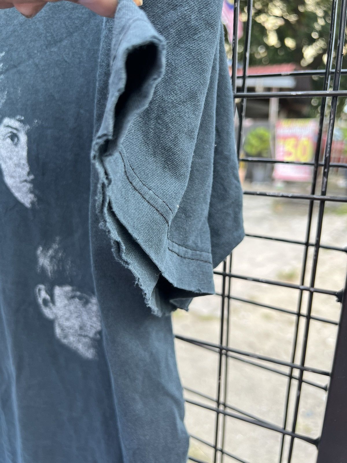 Band Tees Hot 🔥 Gildan heavy weight vintage 90s the Beatles band tee Size US XL / EU 56 / 4 - 4 Thumbnail