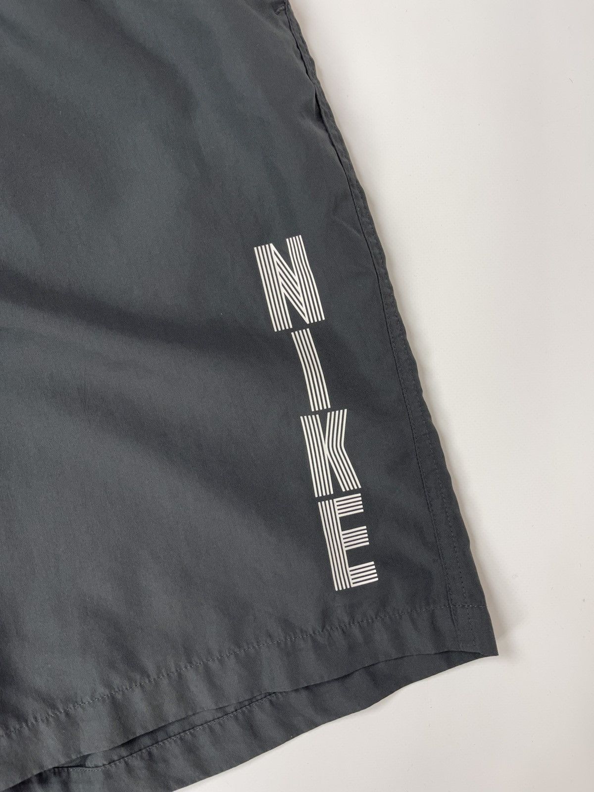 Nike Nike vintage y2k big logo nylon shorts Size US 34 / EU 50 - 5 Thumbnail
