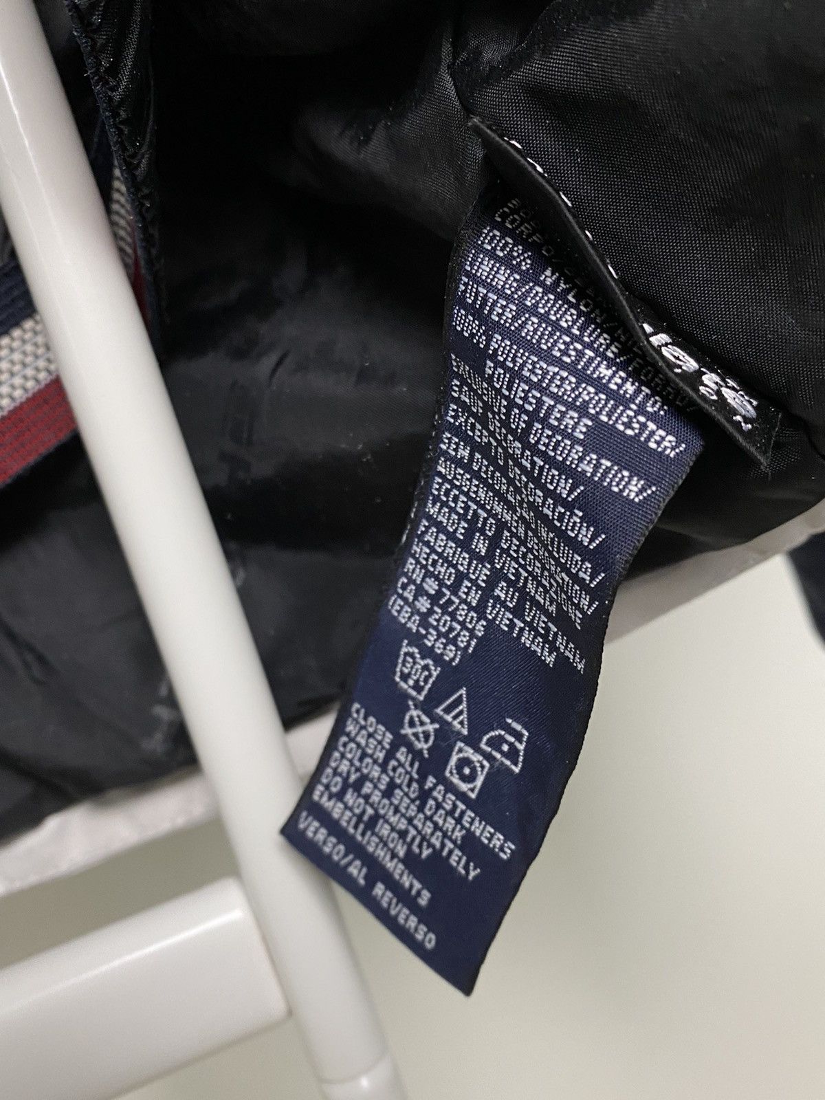 Tommy Hilfiger Tommy Hilfiger navy windbreaker jacket small logo flag Size US M / EU 48-50 / 2 - 5 Thumbnail