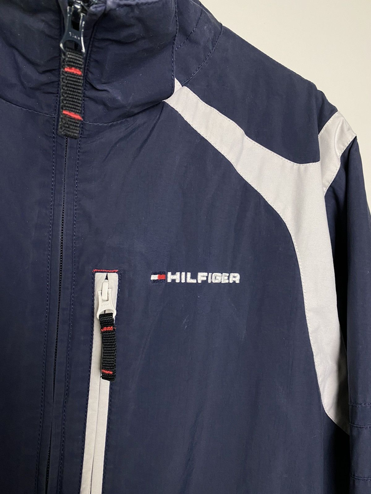 Tommy Hilfiger Tommy Hilfiger navy windbreaker jacket small logo flag Size US M / EU 48-50 / 2 - 2 Thumbnail