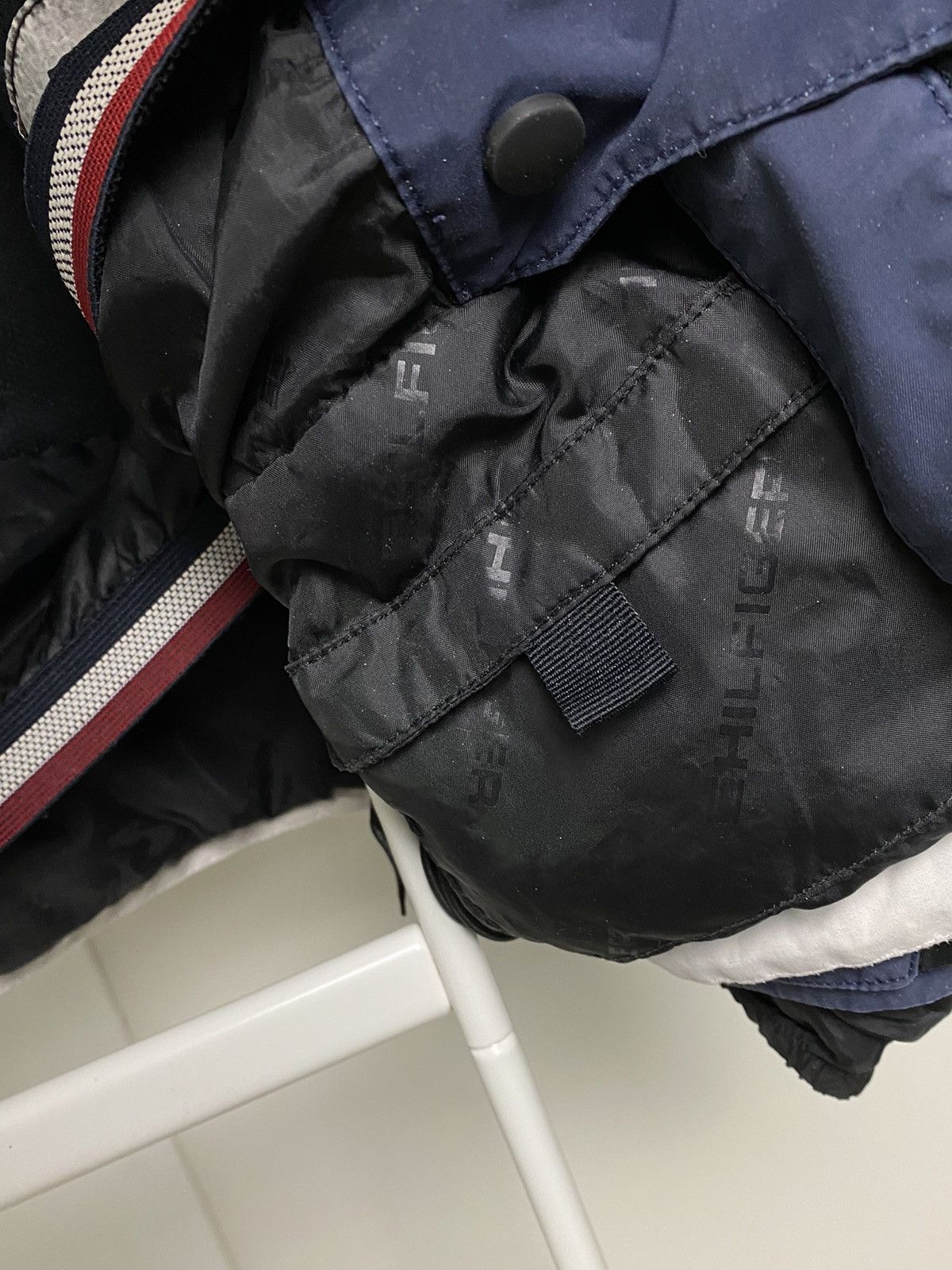 Tommy Hilfiger Tommy Hilfiger navy windbreaker jacket small logo flag Size US M / EU 48-50 / 2 - 6 Thumbnail