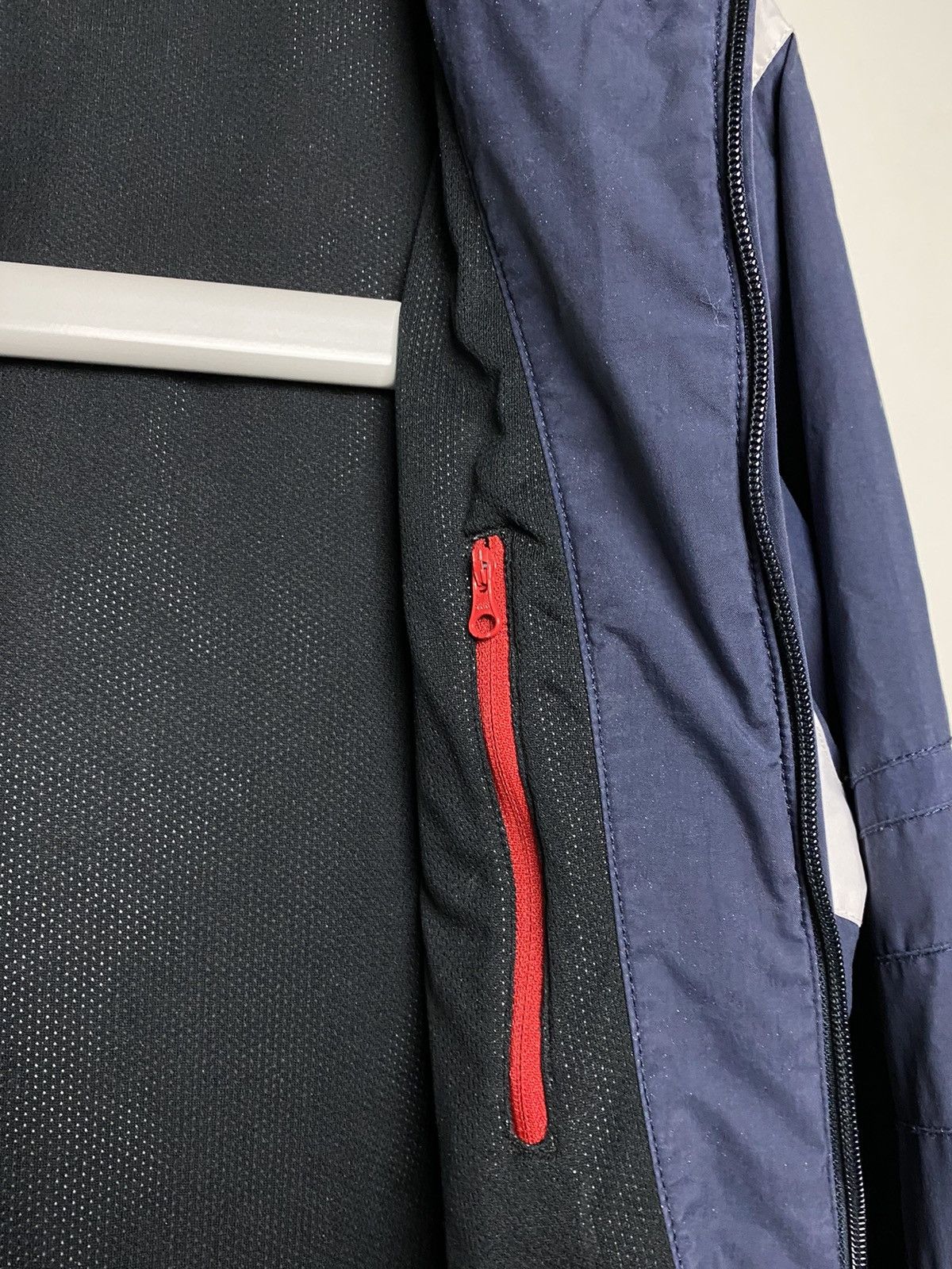 Tommy Hilfiger Tommy Hilfiger navy windbreaker jacket small logo flag Size US M / EU 48-50 / 2 - 8 Thumbnail