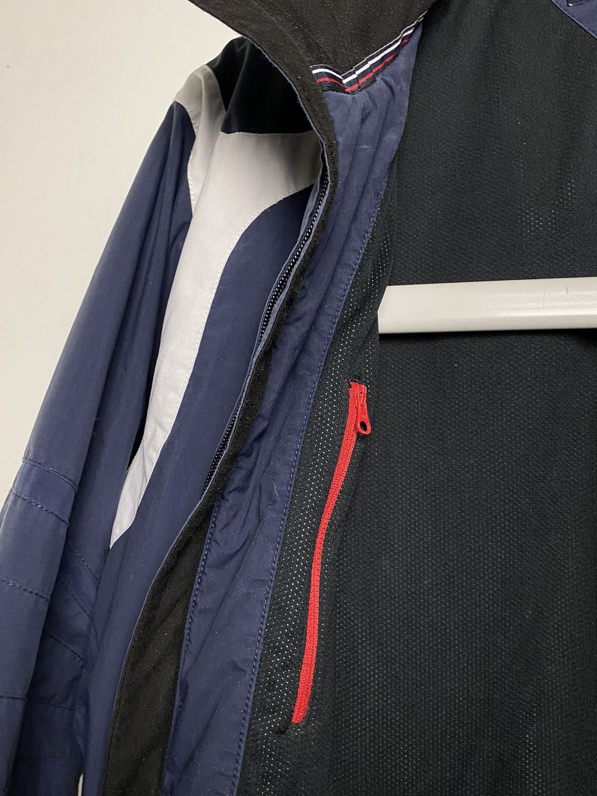 Tommy Hilfiger Tommy Hilfiger navy windbreaker jacket small logo flag Size US M / EU 48-50 / 2 - 9 Thumbnail