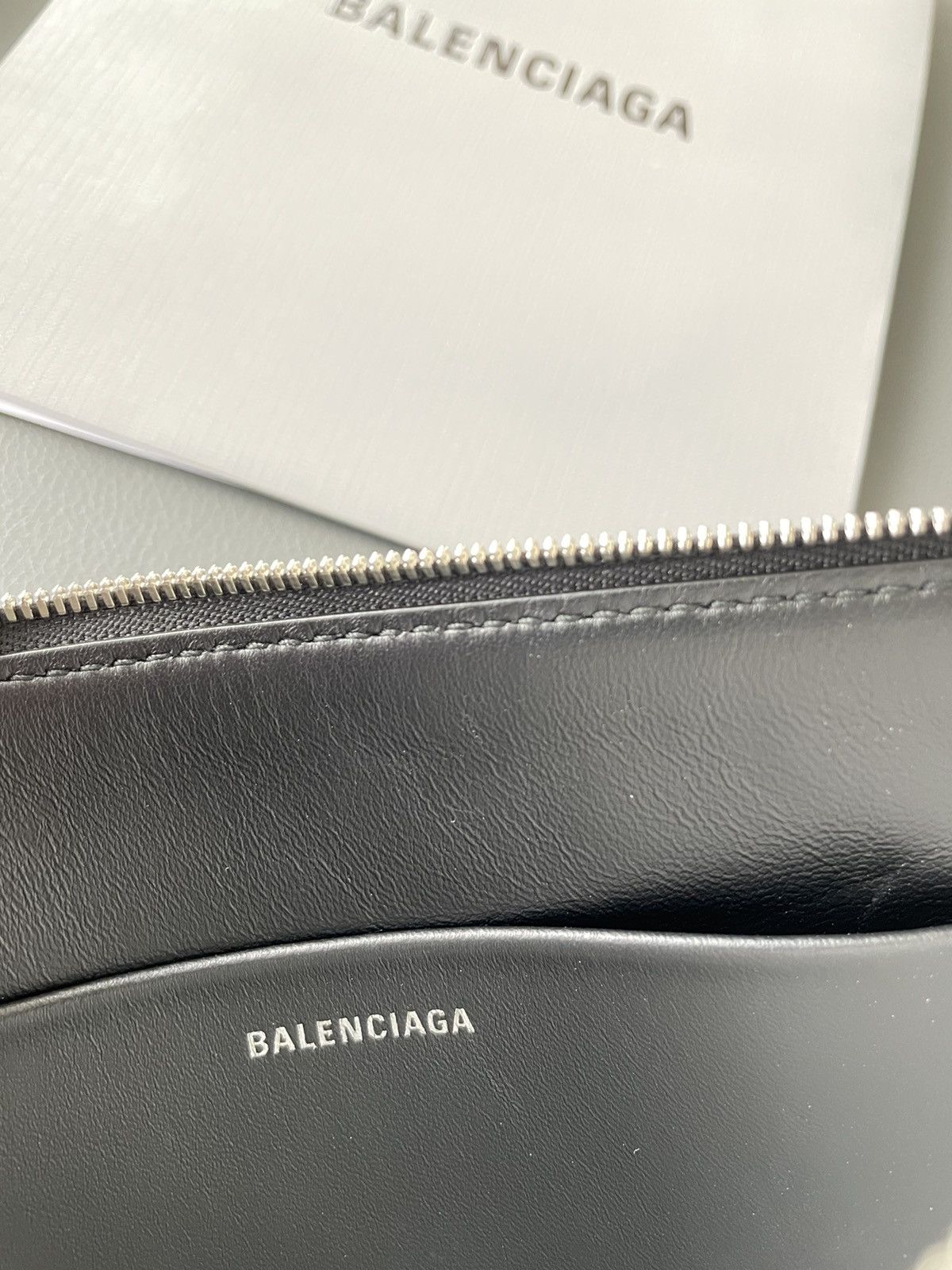 Balenciaga Rare New Balenciaga Runway Brand New Logo Leather Pouch Bag Size ONE SIZE - 7 Thumbnail