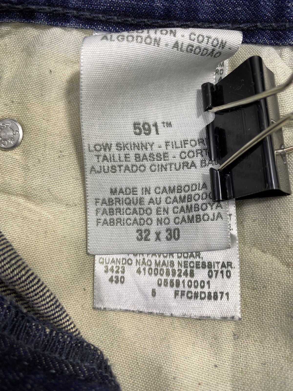 Levi's VINTAGE LEVIS 591 BLUE WASH JEANS -J479 Size US 35 - 7 Thumbnail