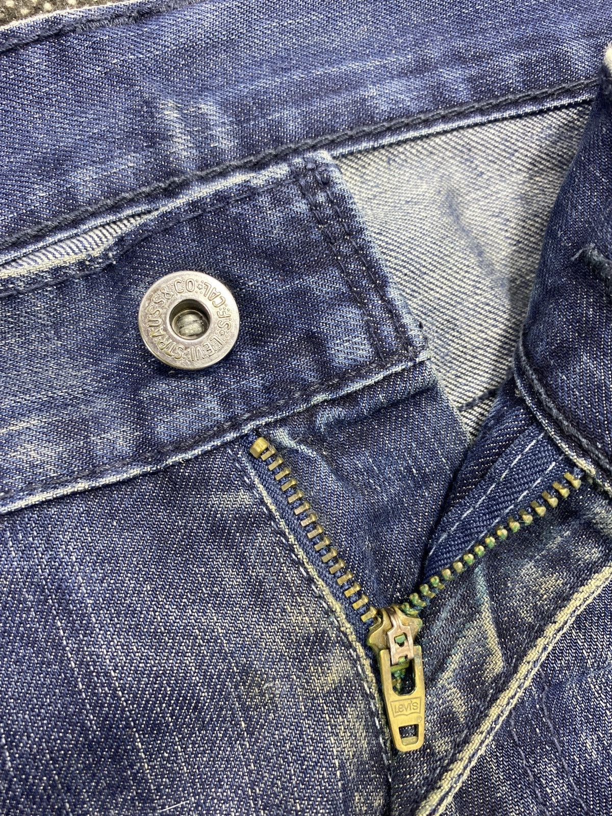 Levi's VINTAGE LEVIS 591 BLUE WASH JEANS -J479 Size US 35 - 8 Thumbnail