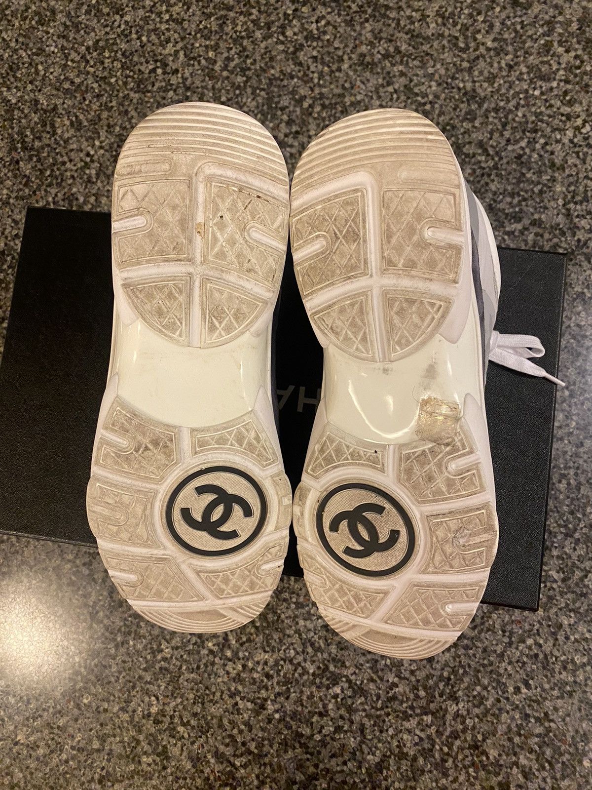 Chanel Vintage Chanel 21CC Lambskin Interlocking CC Sneaker Trainer Size US 12 / EU 45 - 4 Thumbnail