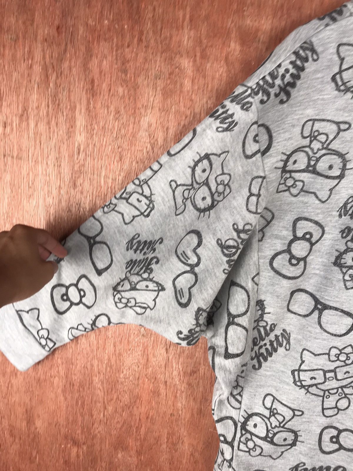 Cartoon Network DLL Hello Kitty Logo Printed Sweaters #2505 Size M / US 6-8 / IT 42-44 - 11 Thumbnail