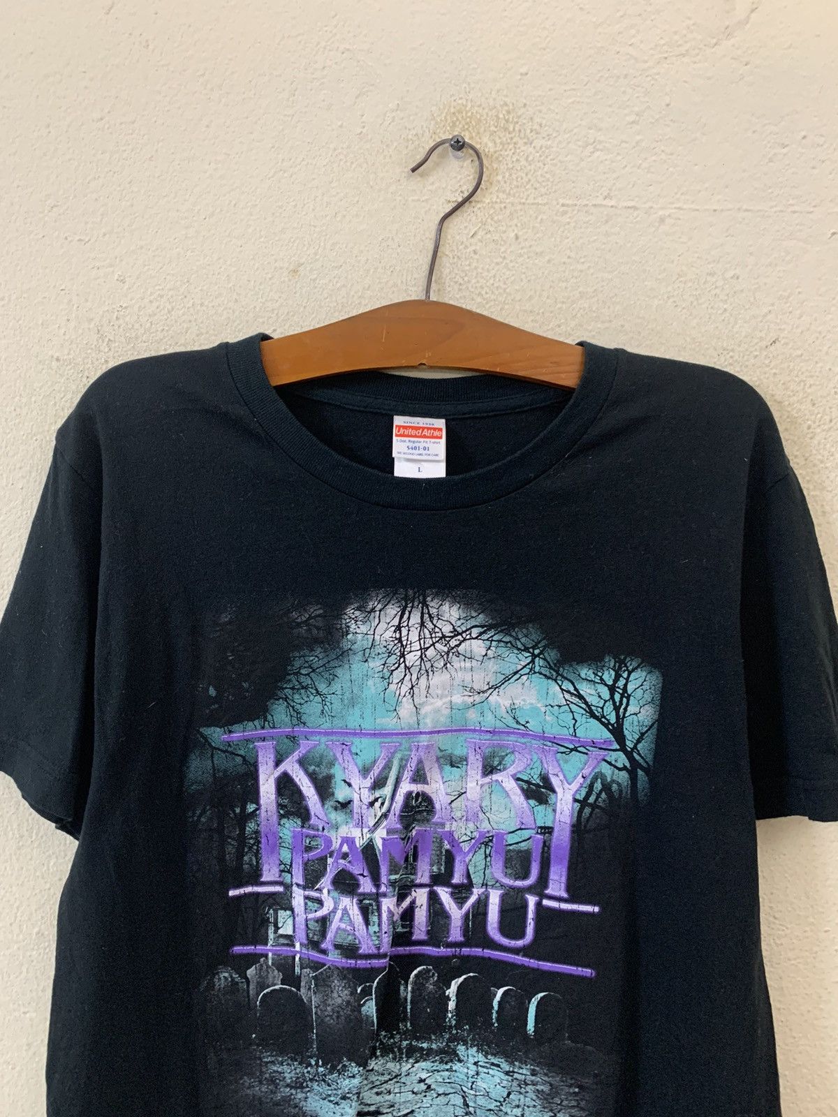 Other United Athle Kyary Pamyu Tee Size US M / EU 48-50 / 2 - 4 Thumbnail