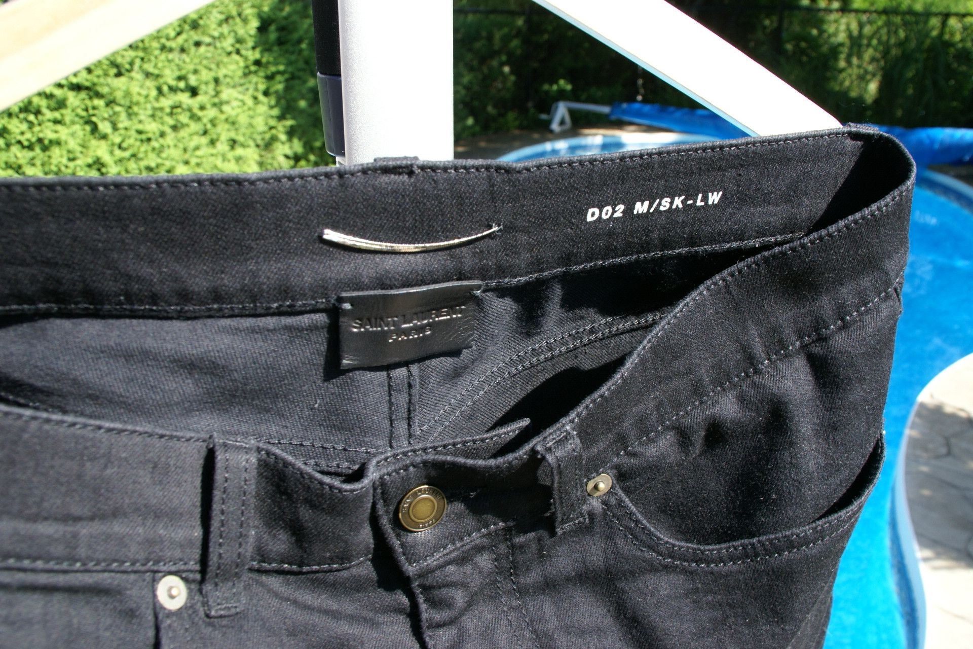Hedi Slimane × Saint Laurent Paris Saint Laurent D02 Ripped denim size 30 Size US 30 / EU 46 - 4 Thumbnail