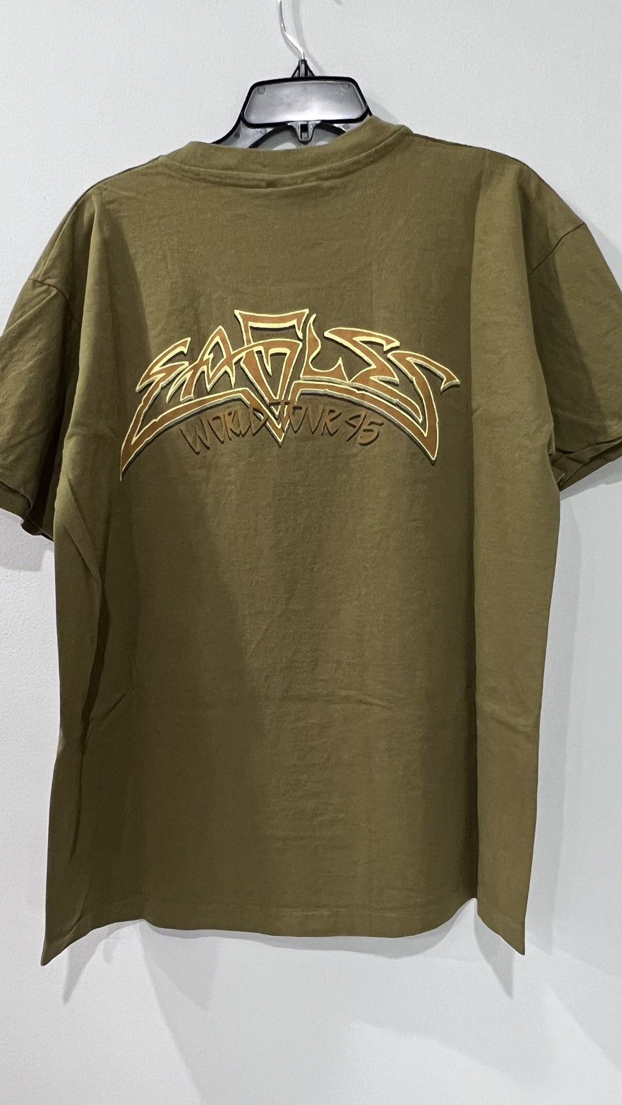 Band Tees The Eagles “Hell freeze over world tour” Tee / Giant Tag Size US XL / EU 56 / 4 - 6 Thumbnail