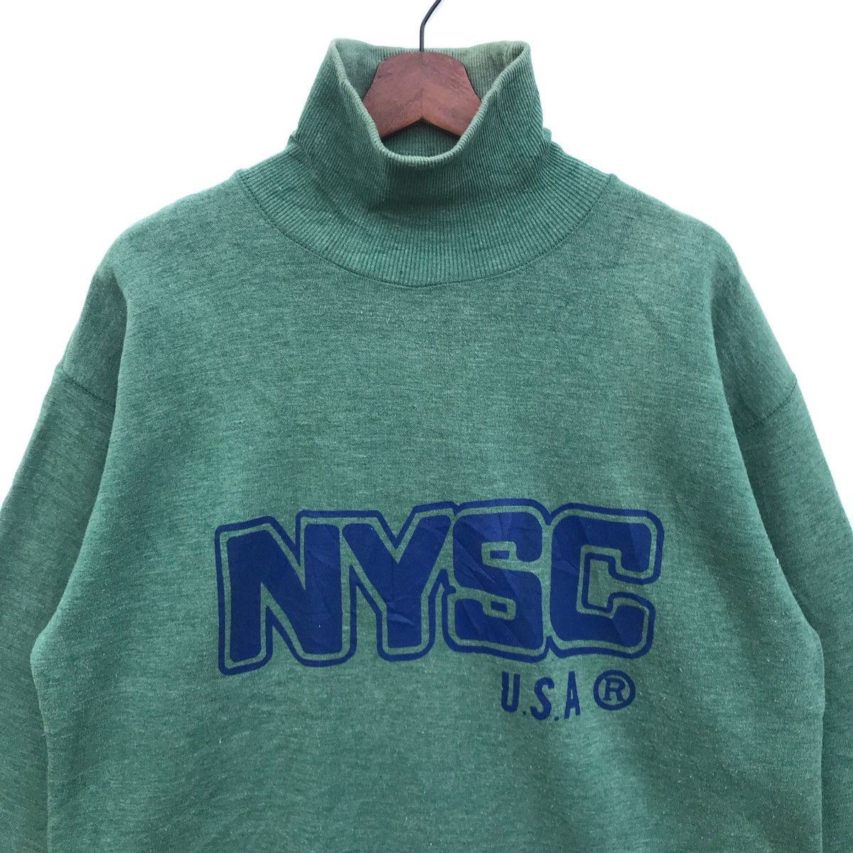 Lee Vintage NYSC USA Turtleneck Spellout Sweatshirt Size US L / EU 52-54 / 3 - 5 Thumbnail