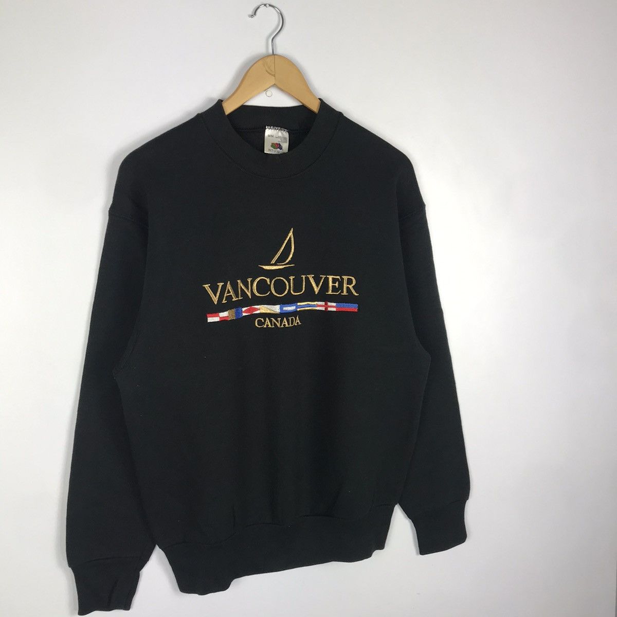 Fruit Of The Loom Vintage 90s Vancouver Canada Spellout Embroidery Sweatshirt Size US L / EU 52-54 / 3 - 2 Thumbnail