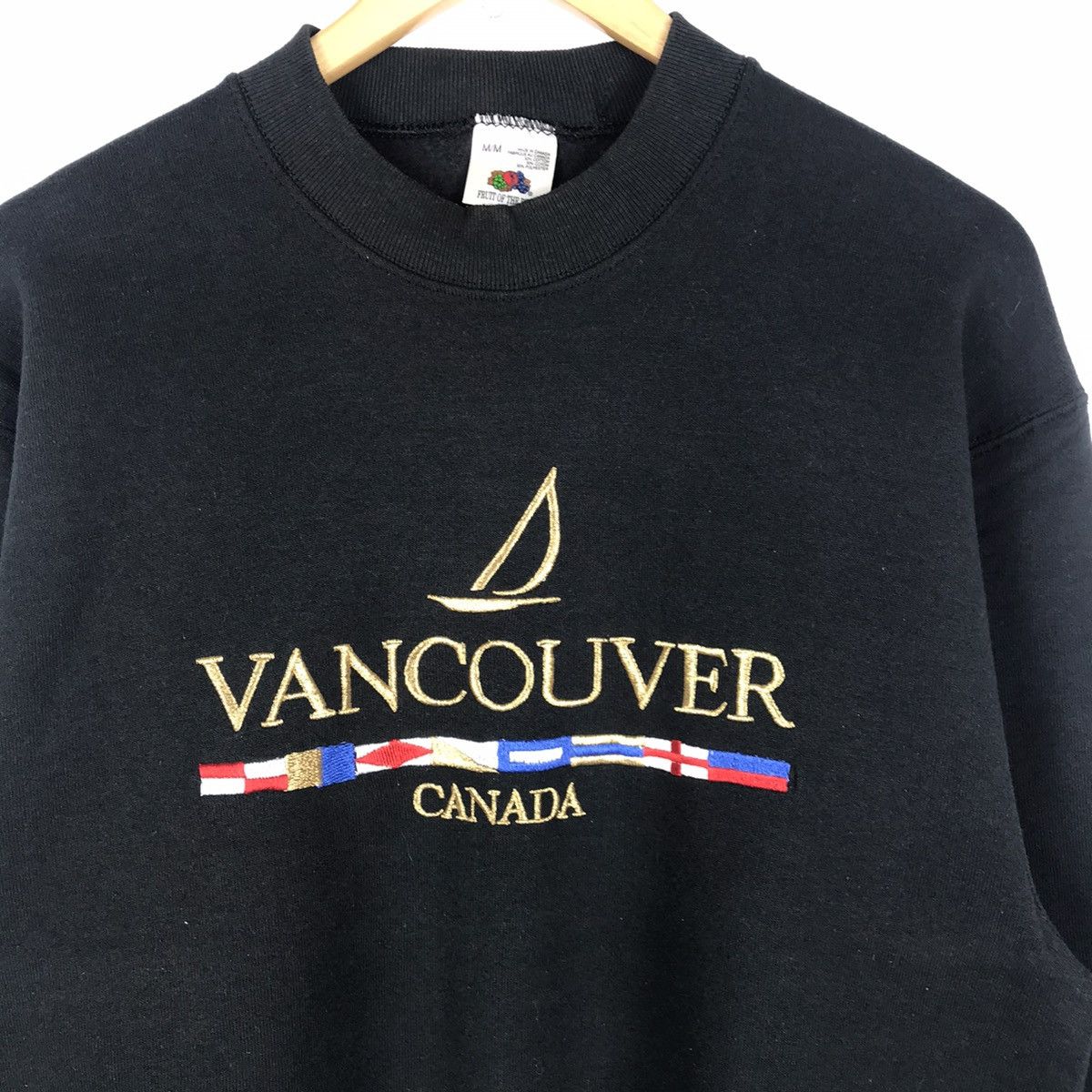 Fruit Of The Loom Vintage 90s Vancouver Canada Spellout Embroidery Sweatshirt Size US L / EU 52-54 / 3 - 4 Thumbnail