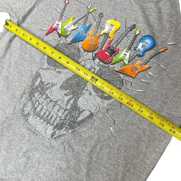 Delta Y2K Gray Tattoo Style Skull Colorful Guitars Graphic Tee Size US L / EU 52-54 / 3 - 6 Thumbnail