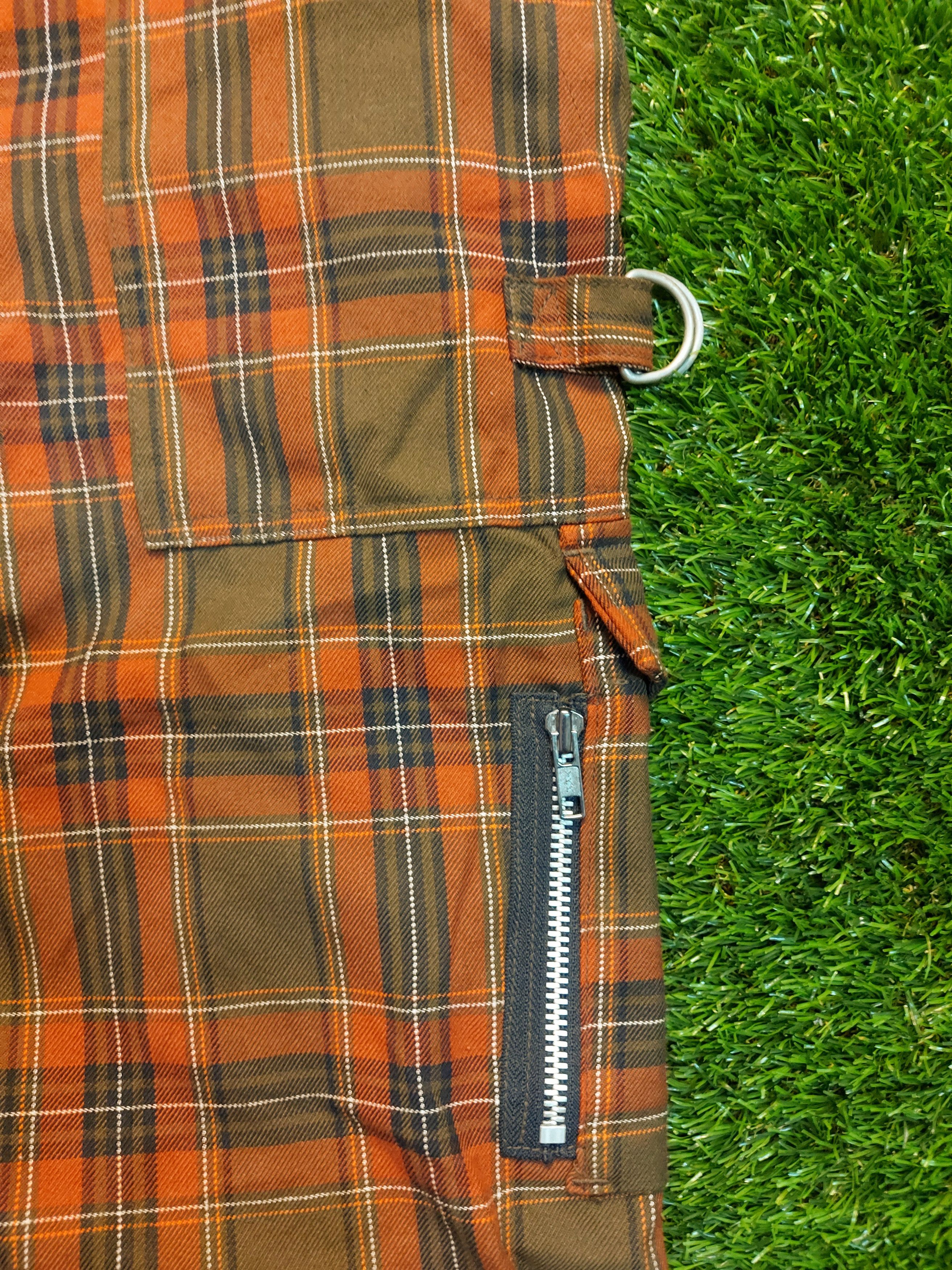 Japanese Brand × Seditionaries (J223) MEN BATSU - red tartan short pants Size US 30 / EU 46 - 2 Thumbnail