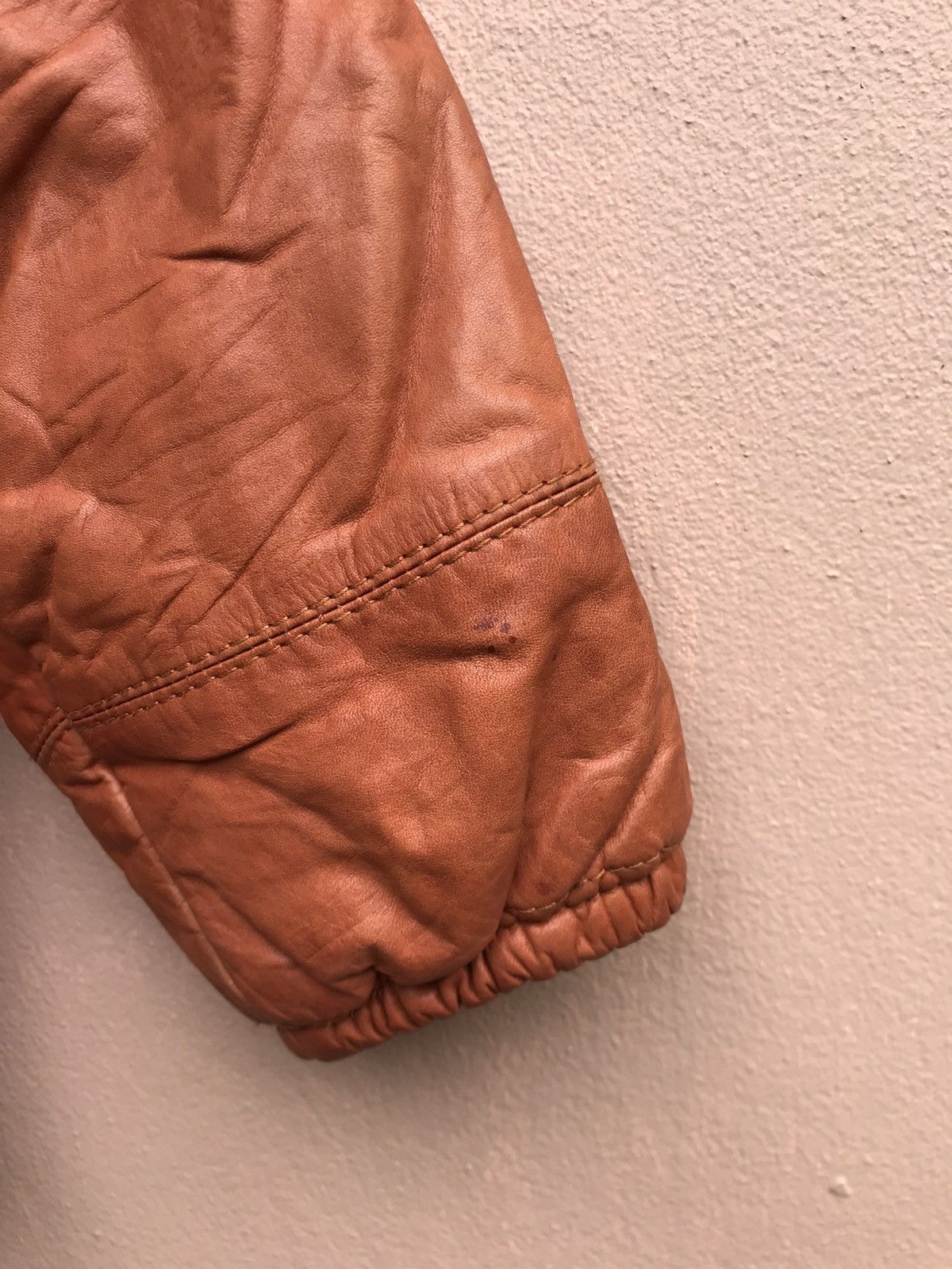 Vintage Philip Morris International by Vicerer Marlboro Leather Size US M / EU 48-50 / 2 - 6 Thumbnail