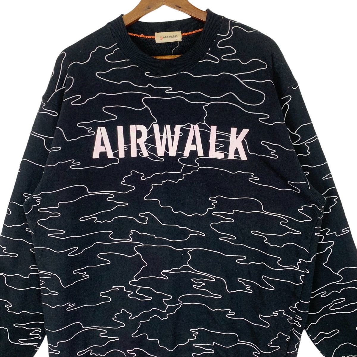Airwalk Vintage Airwalk Camo Design Crewneck Sweatshirt Size US L / EU 52-54 / 3 - 2 Thumbnail