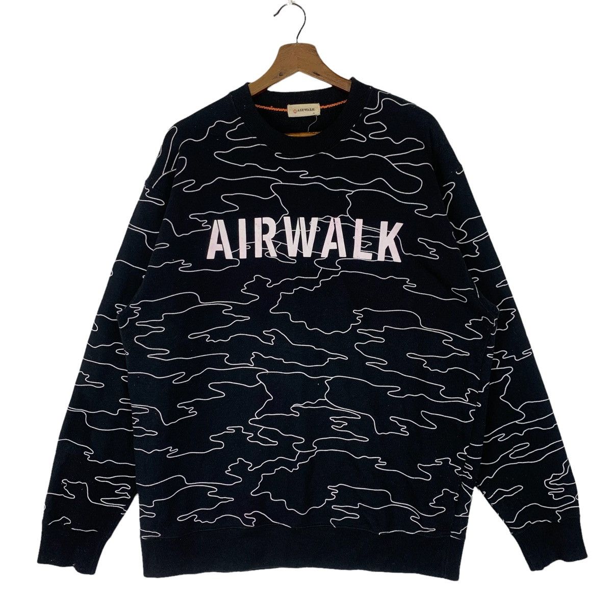 Airwalk Vintage Airwalk Camo Design Crewneck Sweatshirt Size US L / EU 52-54 / 3 - 1 Thumbnail