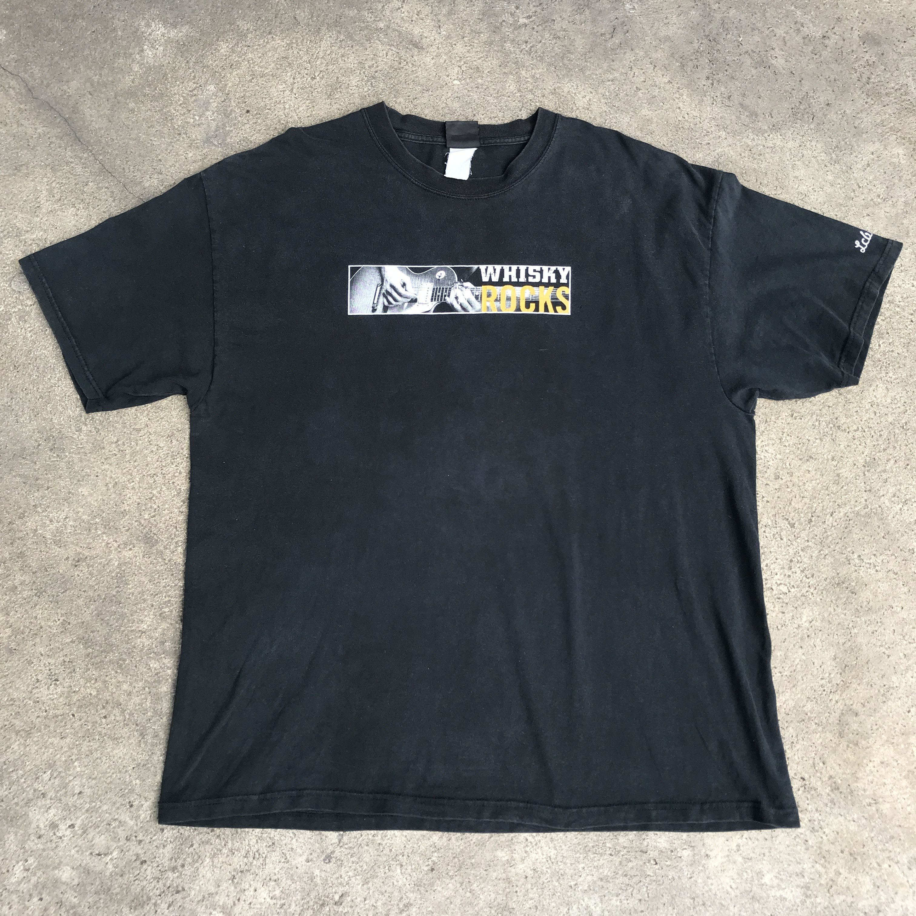 Band Tees × Vintage Vintage 2004 The Distillers Punk Band Promo Tee Shirt Size US XL / EU 56 / 4 - 2 Thumbnail