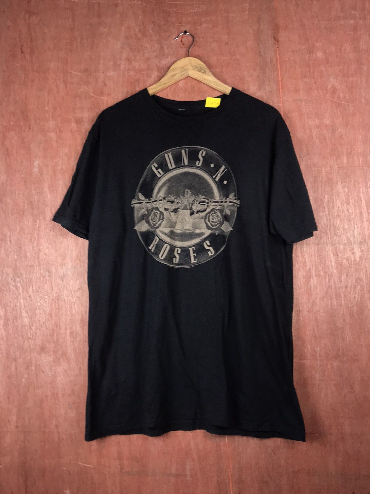 Band Tees Guns n Roses Band Short Sleeve T-Shirt #2241 Size US XL / EU 56 / 4 - 1 Thumbnail