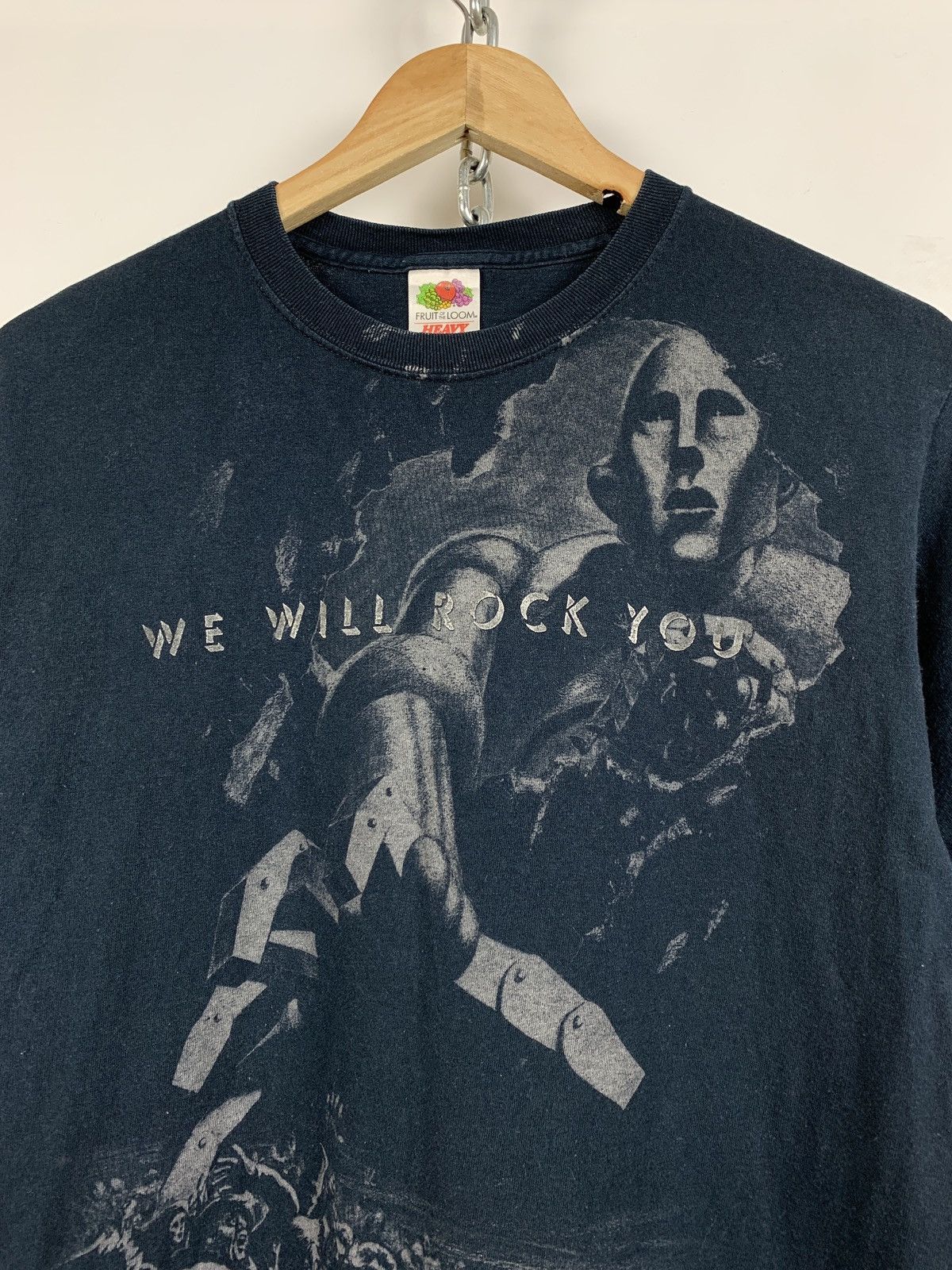 Band Tees 00s Vintage Queen We Will Rock You Faded Black Band T-Shirt Size US M / EU 48-50 / 2 - 5 Thumbnail