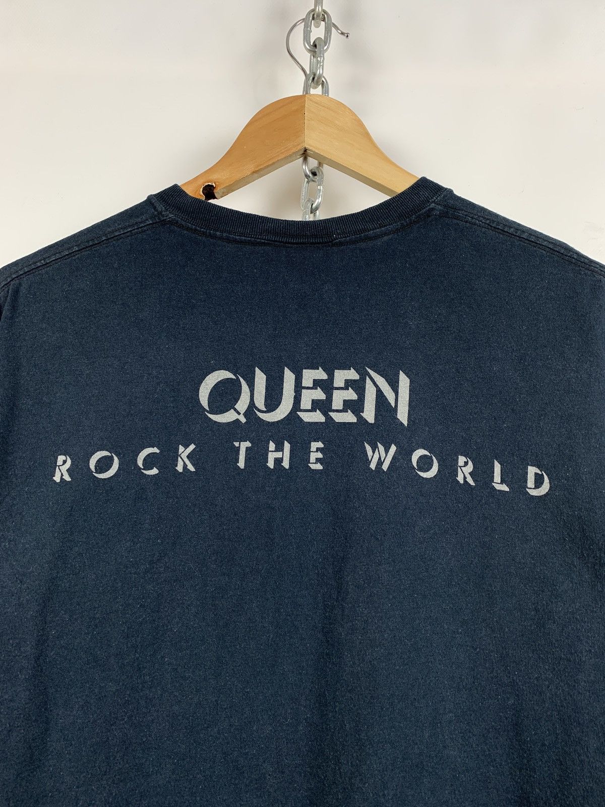 Band Tees 00s Vintage Queen We Will Rock You Faded Black Band T-Shirt Size US M / EU 48-50 / 2 - 9 Thumbnail