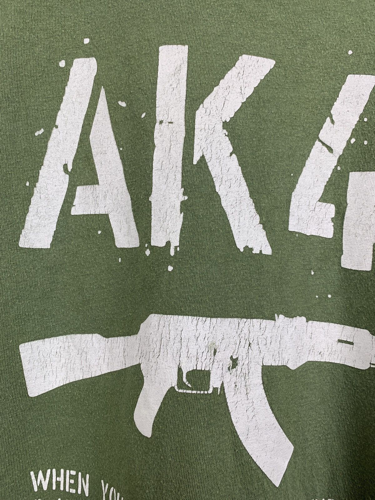 Vintage Vintage AK 47 Kalashnikov Military Khaki T-Shirt Size US L / EU 52-54 / 3 - 6 Thumbnail