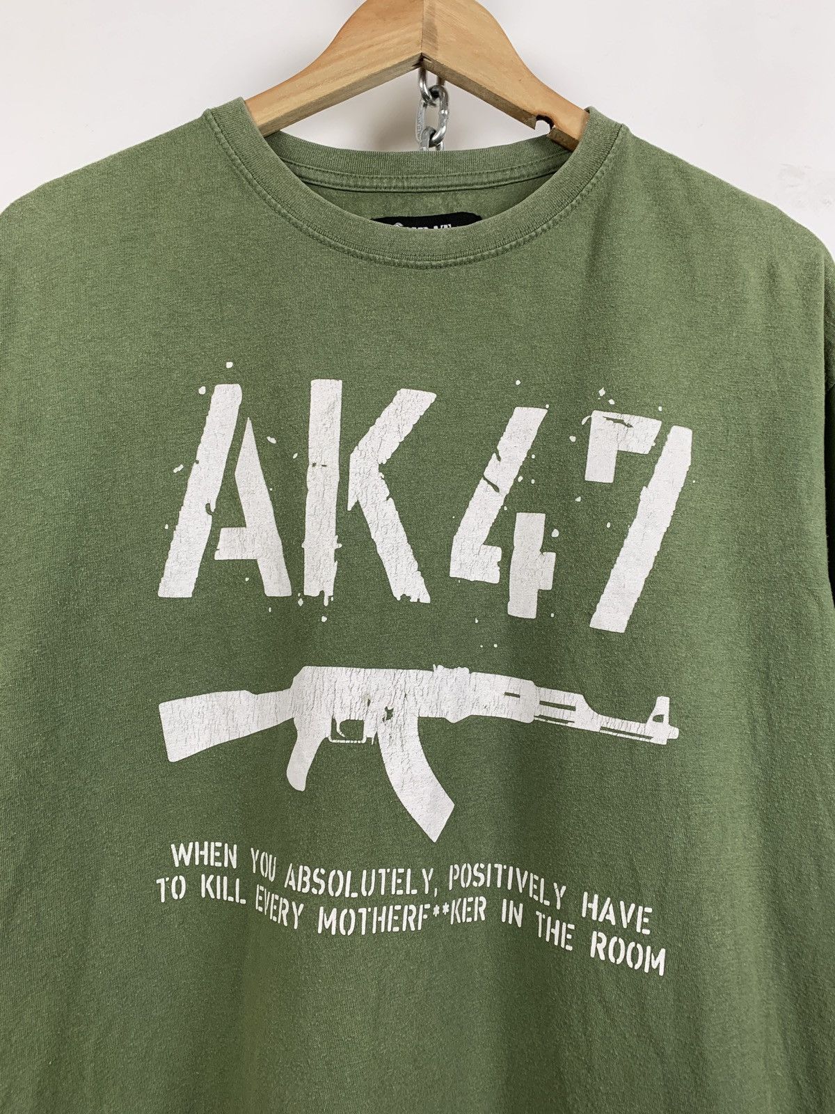 Vintage Vintage AK 47 Kalashnikov Military Khaki T-Shirt Size US L / EU 52-54 / 3 - 4 Thumbnail