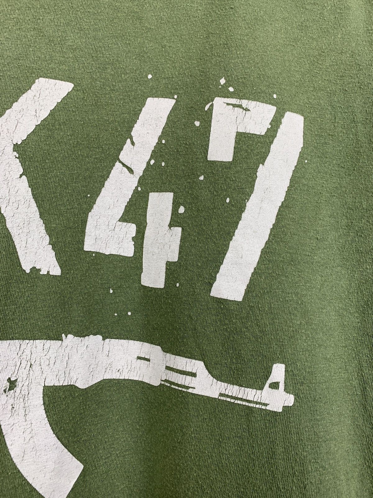 Vintage Vintage AK 47 Kalashnikov Military Khaki T-Shirt Size US L / EU 52-54 / 3 - 7 Thumbnail