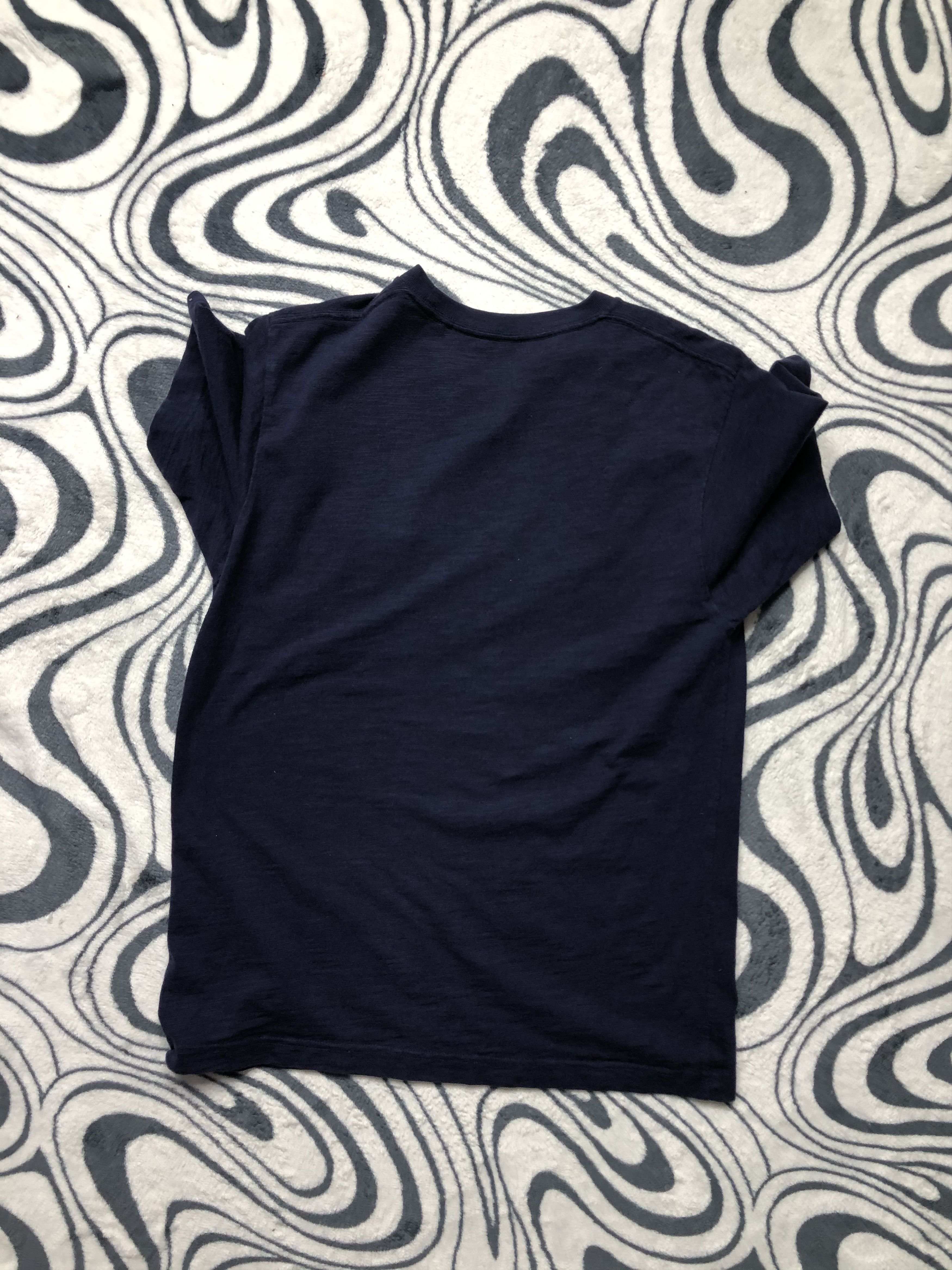 Japanese Brand × Uniqlo × Vintage Uniqlo UT x Hokusai Blue Graphic T-Shirt Tee Size US S / EU 44-46 / 1 - 5 Thumbnail