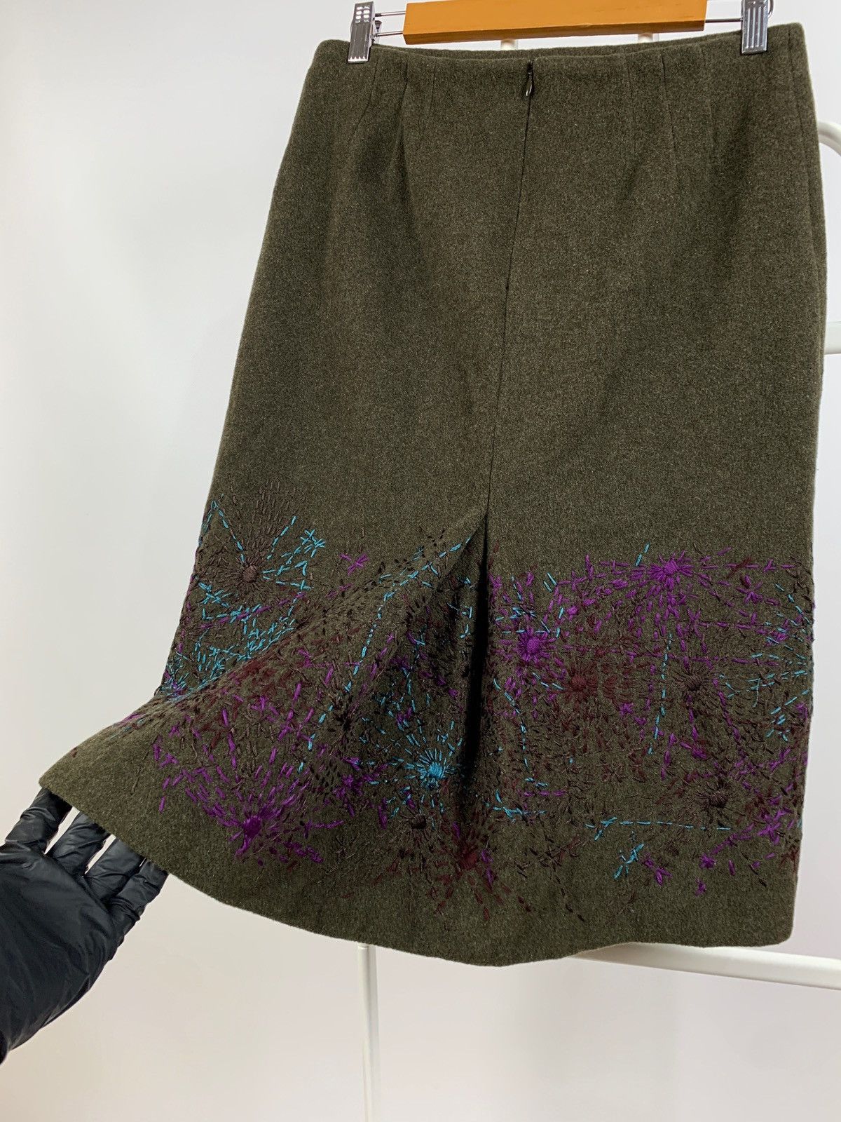 Dries Van Noten Vintage Dries Van Noten Embroidered Floral Wool Midi Skirt Size 27" / US 4 / IT 40 - 10 Thumbnail