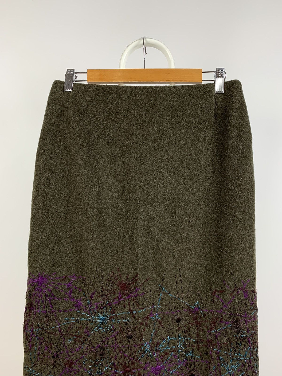 Dries Van Noten Vintage Dries Van Noten Embroidered Floral Wool Midi Skirt Size 27" / US 4 / IT 40 - 3 Thumbnail