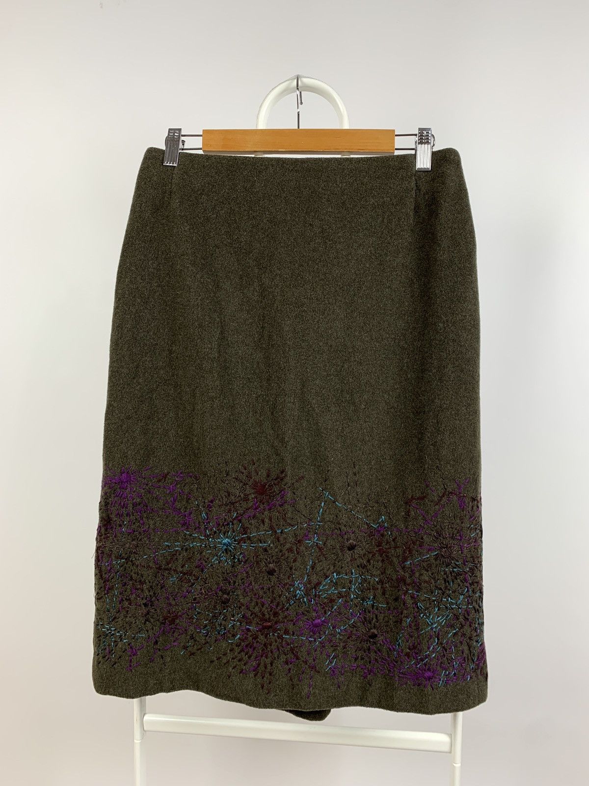 Dries Van Noten Vintage Dries Van Noten Embroidered Floral Wool Midi Skirt Size 27" / US 4 / IT 40 - 2 Thumbnail
